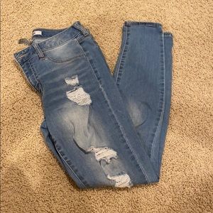 Refuge Ripped Jeans